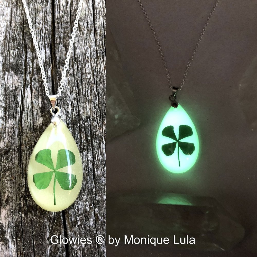 Lucky Shamrock 4 Leaf Clover Glow in the dark Necklace